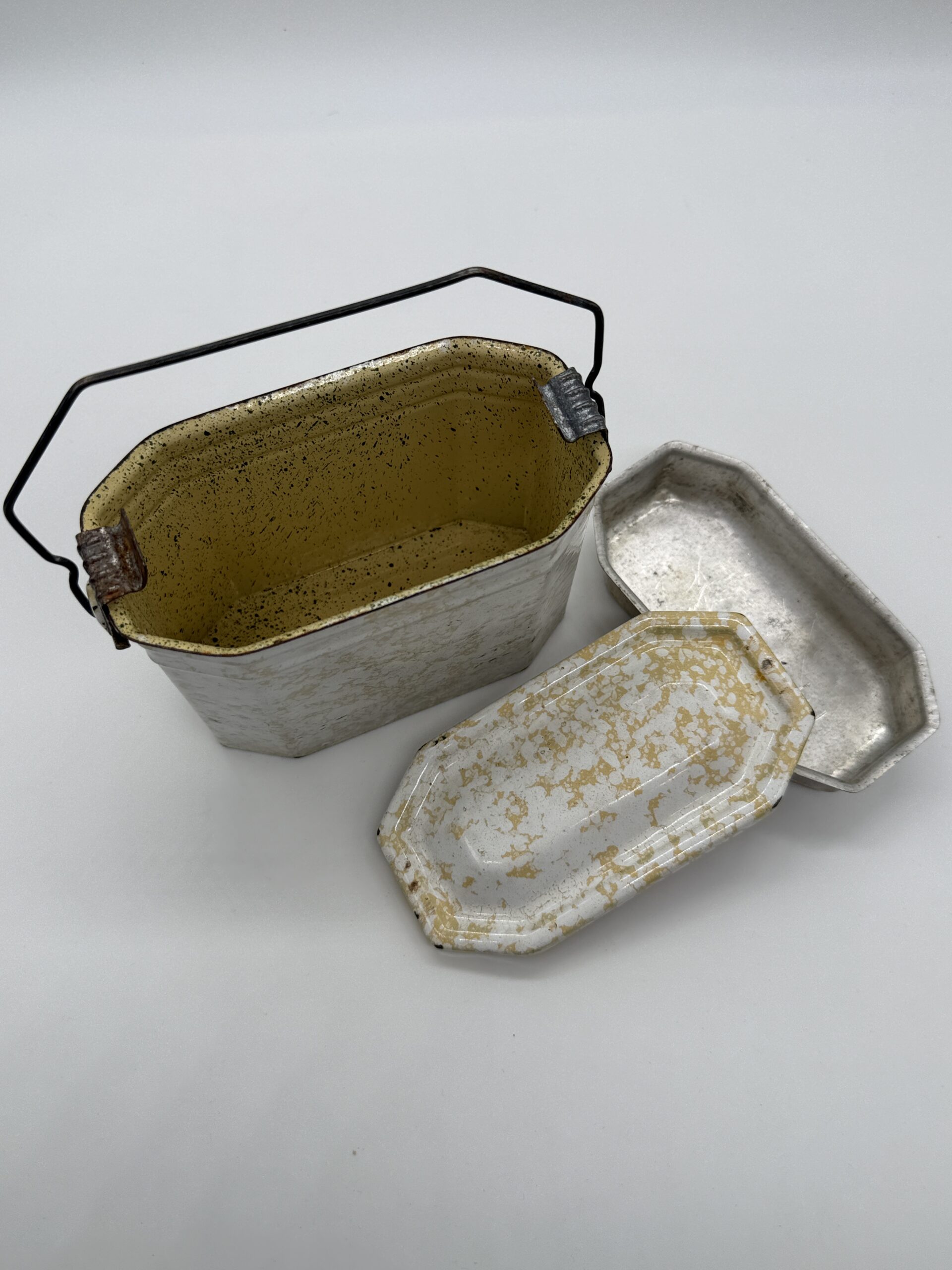 Enamel "Graniteware" Lunch Box 1 - Image 2