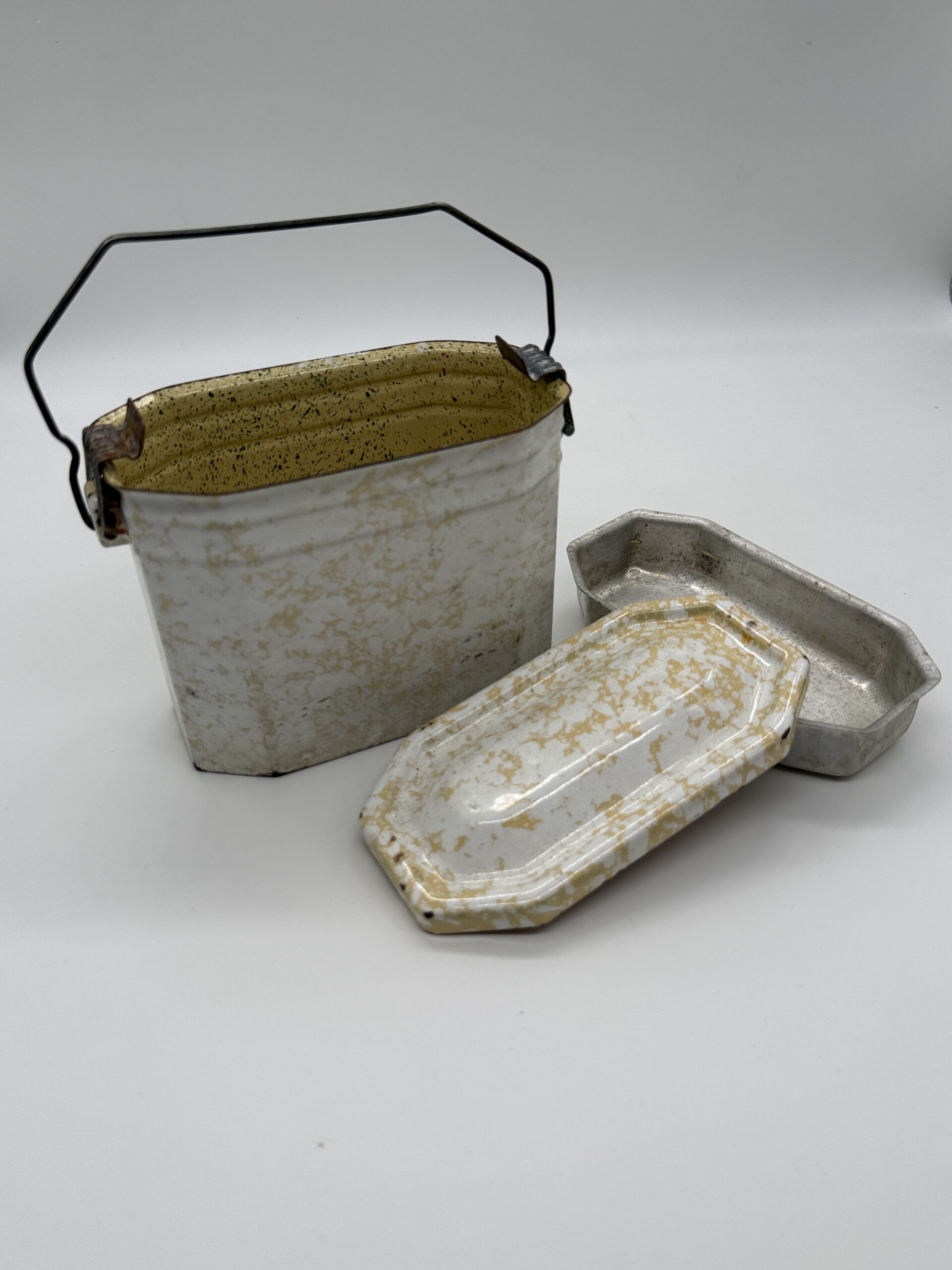 Enamel "Graniteware" Lunch Box 1 - Image 3